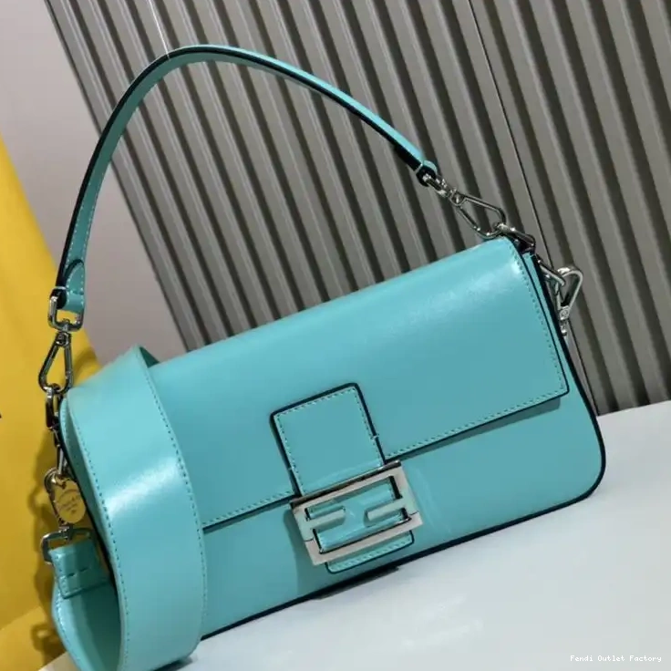 Vintage HOT Tiffany Medium Leather Fendi Blue Smooth Bag Baguette In 0622
